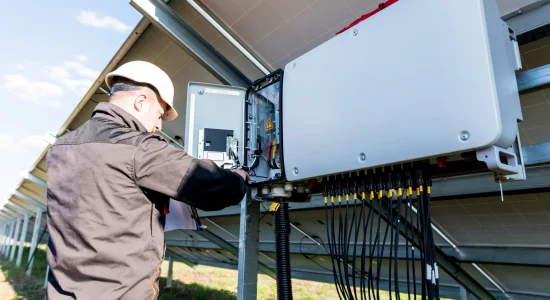 inspector-checks-actual-output-voltage-level-inverter (2)